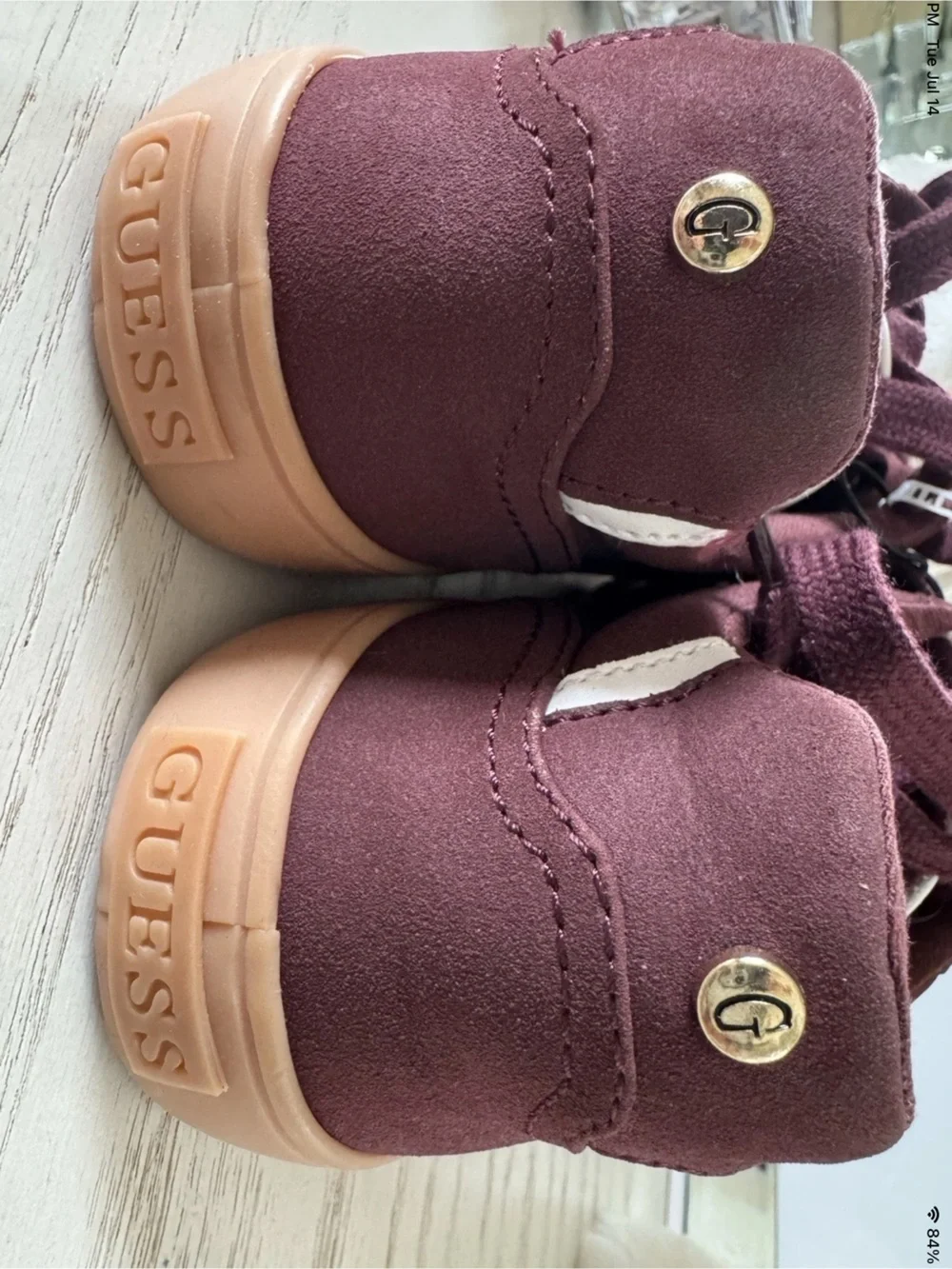 Guess low top